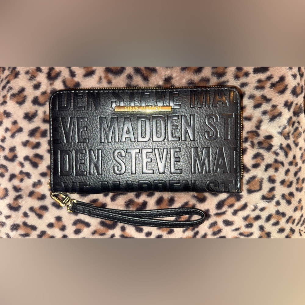 Steve Madden Zip Around Wallet